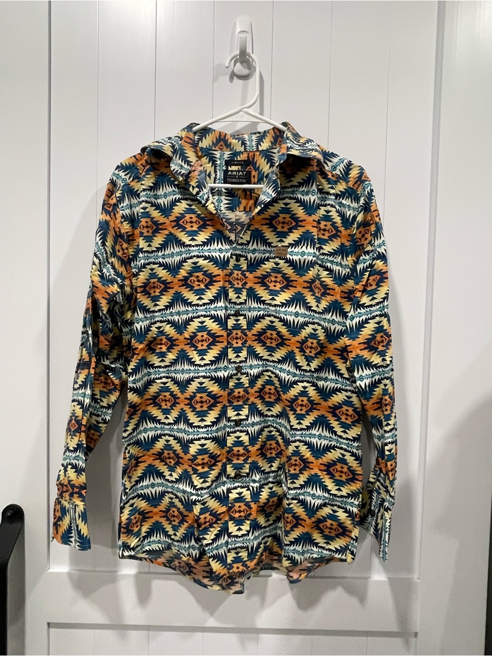 Ariat Men’s Geometric Aztec Button-Down Shirt Pendleton men’s small
